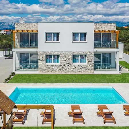 Stunning Home In Vrsi With Kitchen Exterior photo
