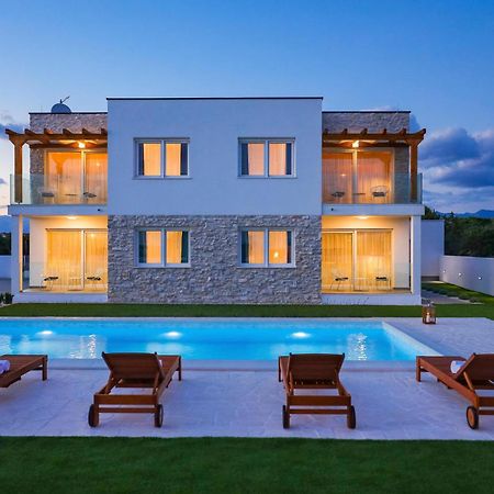 Stunning Home In Vrsi With Kitchen Exterior photo