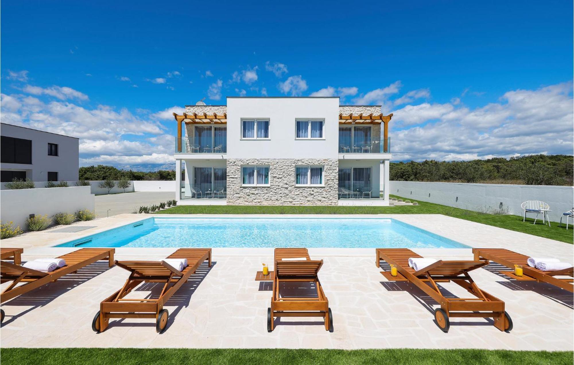 Stunning Home In Vrsi With Kitchen Exterior photo
