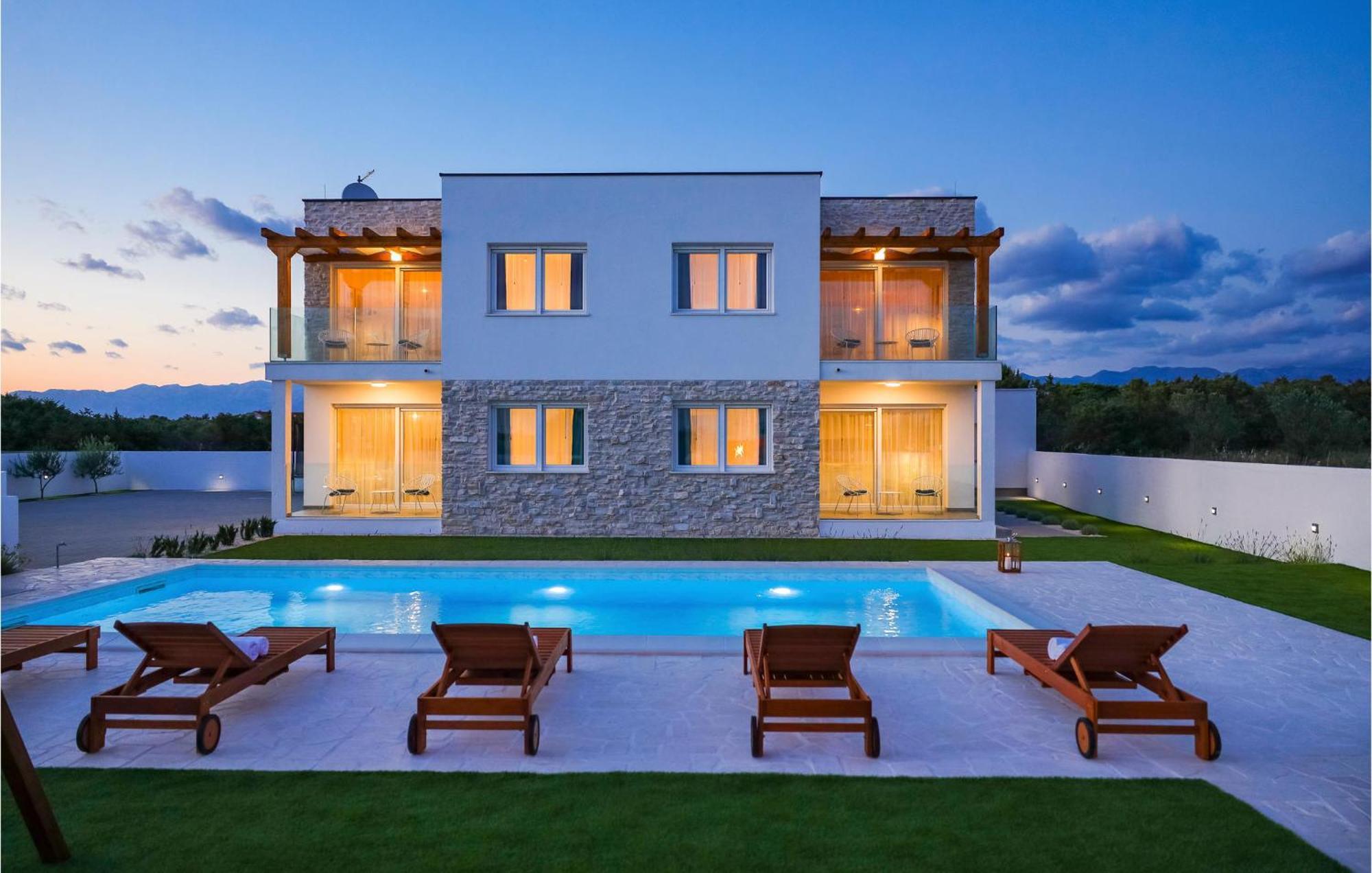 Stunning Home In Vrsi With Kitchen Exterior photo